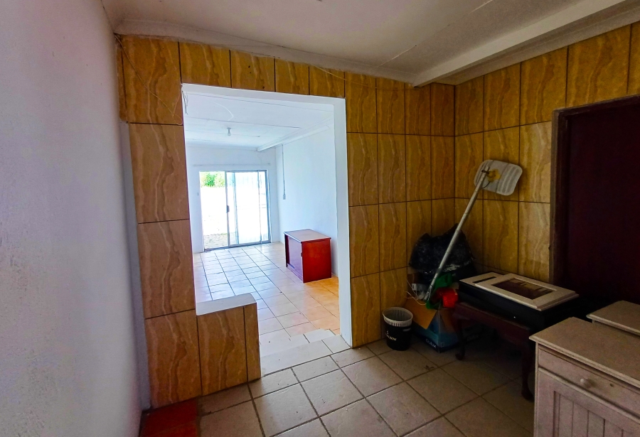 6 Bedroom Property for Sale in Kleinmond Western Cape